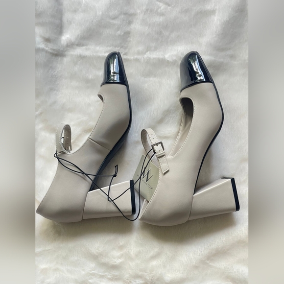 Worthington Black and Cream Heels Timeless Elegance - Picture 3 of 6